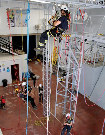 03_03_04_SERVICIOS_FORMACION_ESTANDAR_FORM_HOMOLOGADOS_IRATA_430x550px 03_03_04_SERVICIOS_FORMACION_ESTANDAR_FORM_HOMOLOGADOS_IRATA_430x550px